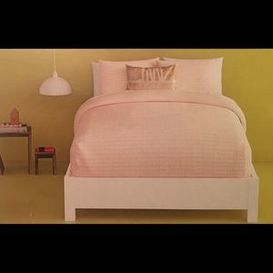 Pink Duvet Set w/ Shams—Queen/Full—BRAND NEW